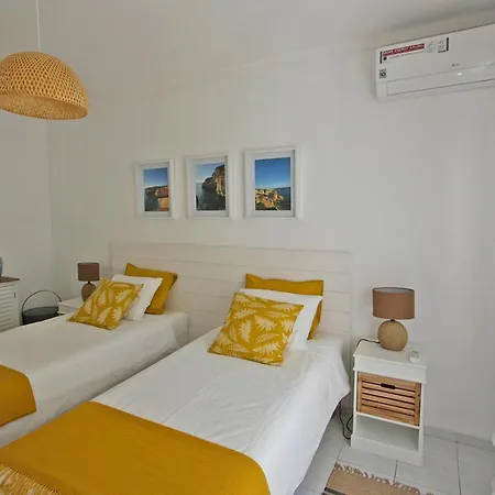 Casa Charme. Casa Moderna Com Terraços E Garagem Em * Tavira